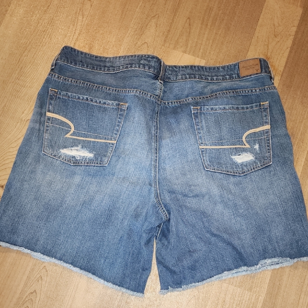 American Eagle Distressed Medium Wash Jean Shorts with Raw Edge - Picture 6 of 8